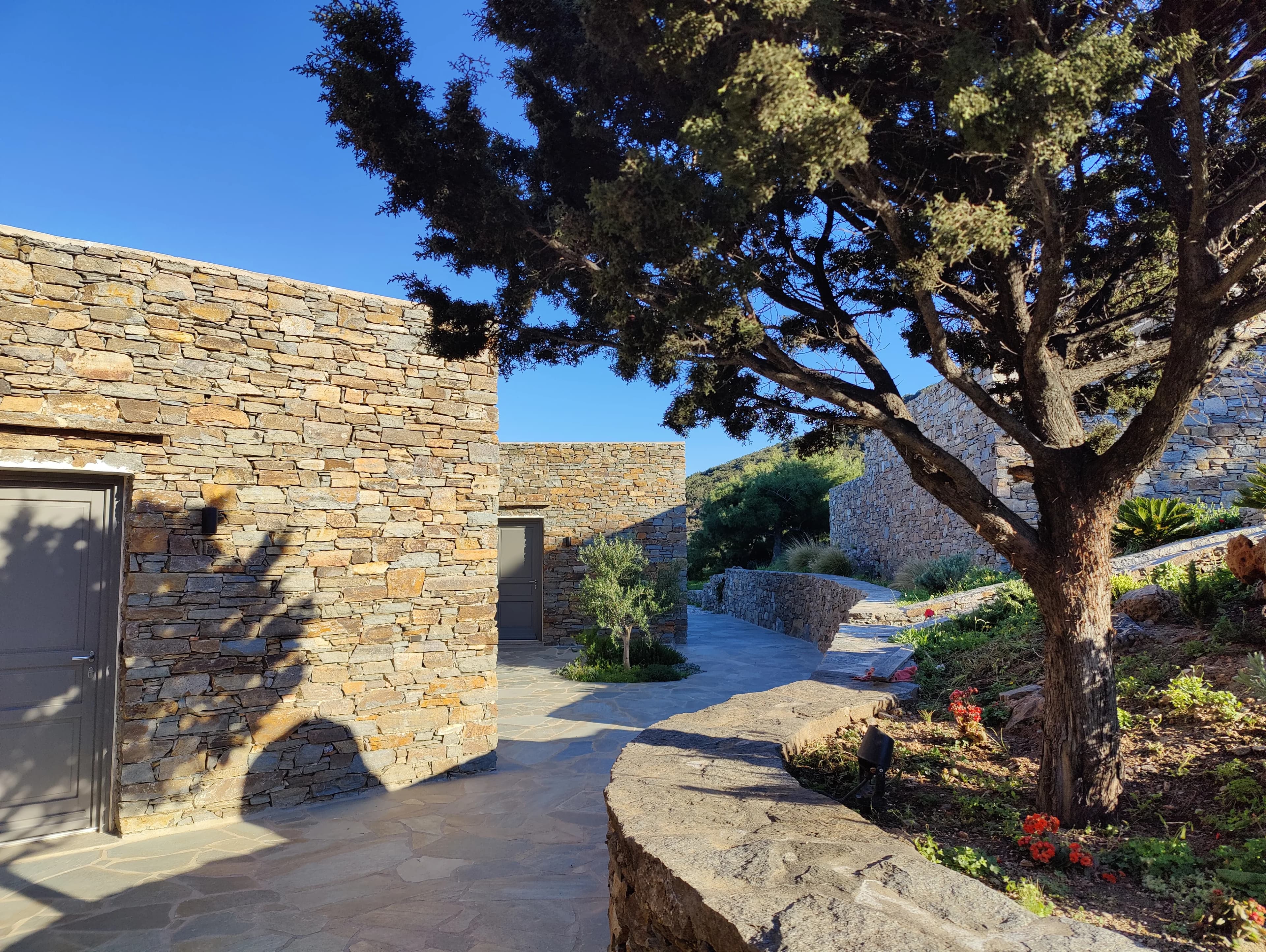 Refoulia Eco Suites exterior